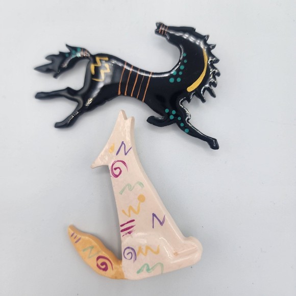 Southwest Brooch Coyote Wild Spirit Horse Native Wood Resin Petroglyph Set of 2 - Picture 1 of 6